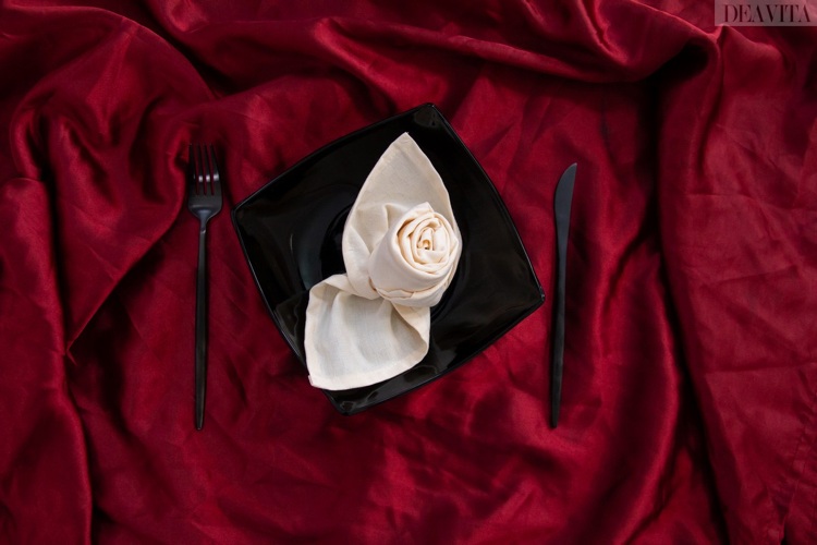 napkin folding ideas romantic rose
