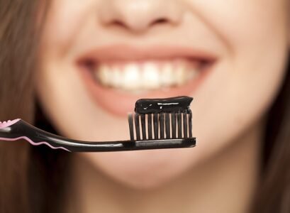 Activated-charcoal-teeth-whitening-pros-and-cons-how-it-works