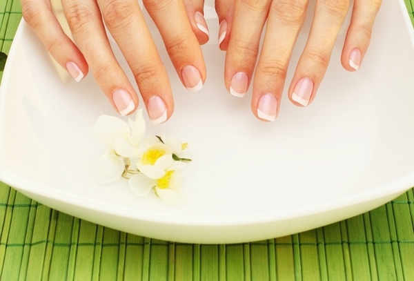Sea salt bleaches and strengthens the nails