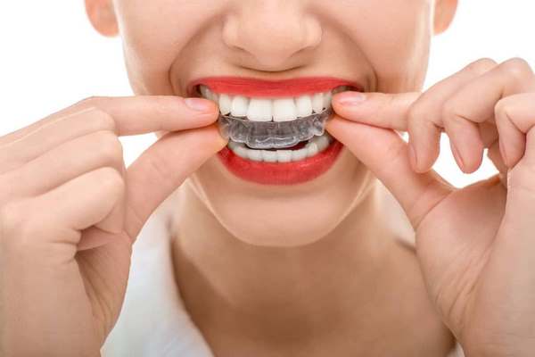 clear aligners pros and cons