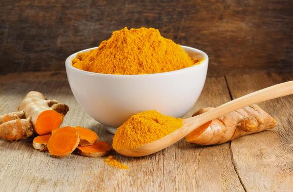 home cure for itching skin turmeric powder and turmeric root