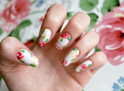 nails-spring-2019-trends-flower-designs-ideas