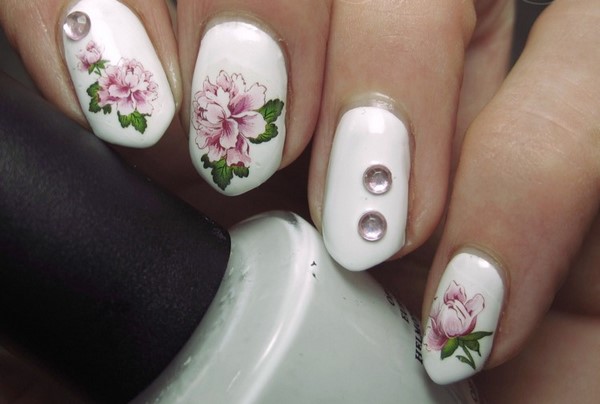 spring nail design ideas water decals roses rhinestones white pink