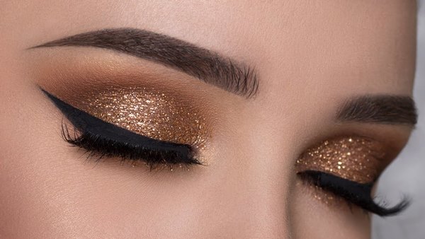 DIY prom makeup ideas eyeshadow eye liner tips bronze smokey eye