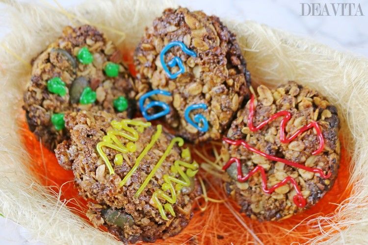 Easter cookies granola eggs in basket