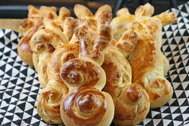 Easter recipes ideas bunny dinner rolls