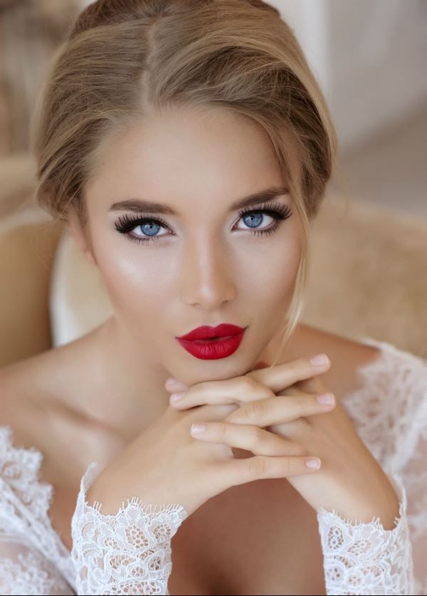 Natural Wedding Makeup Blue Eyes