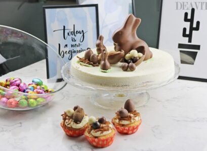 festive-chocolate-cake-with-chocolate-bunny-and-cupcakes-with-chocolate-eggs