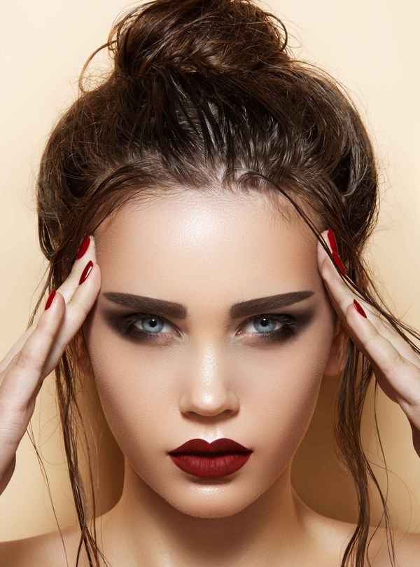 makeup for prom dark red lipstick smokey eye