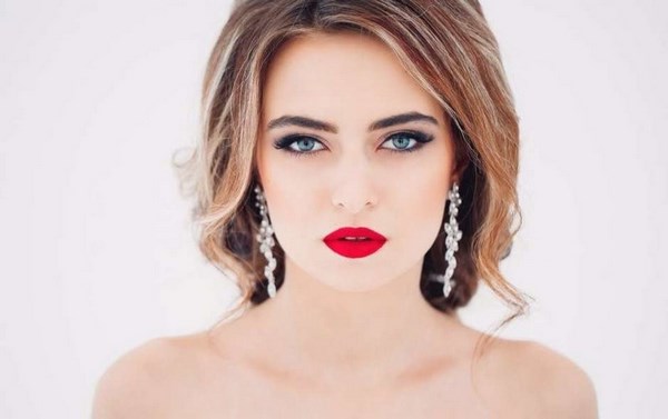 tips and ideas for evening makeup red lips accent