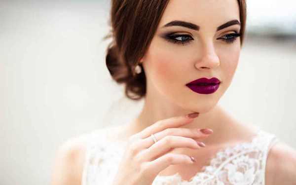 wedding makeup trends dark red lips smokey eyes