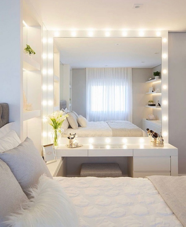 Bedroom furniture makeup vanity with mirror and lighting