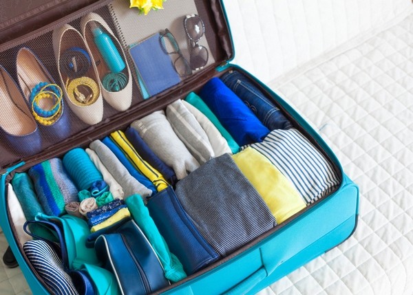 best way to pack small suitcase