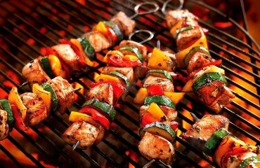 Kabob-recipes-picnic-food-ideas-grilled-skewers