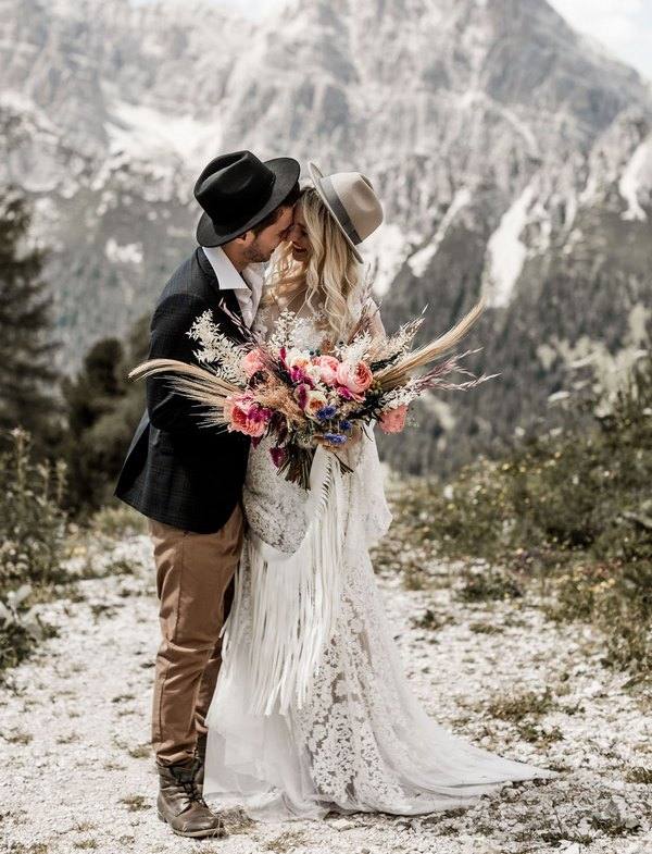 bohemian chic mountain wedding ideas bride and groom 