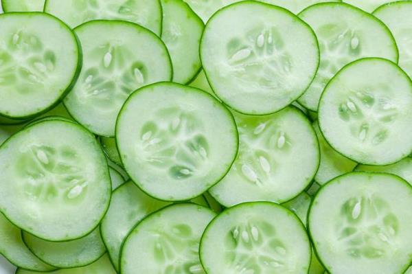 cucumber slices relieve skin itching