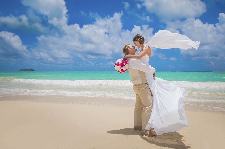 how to organize beach wedding tips and decor