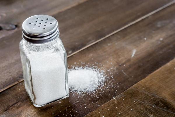 salt relieves itching skin rash home remedies