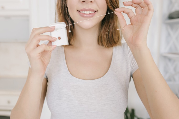 simple and easy methods for oral health floss after eating