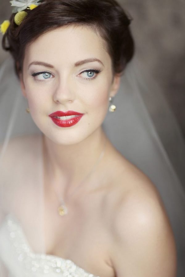 wedding bridal makeup accent on lips red lipstick
