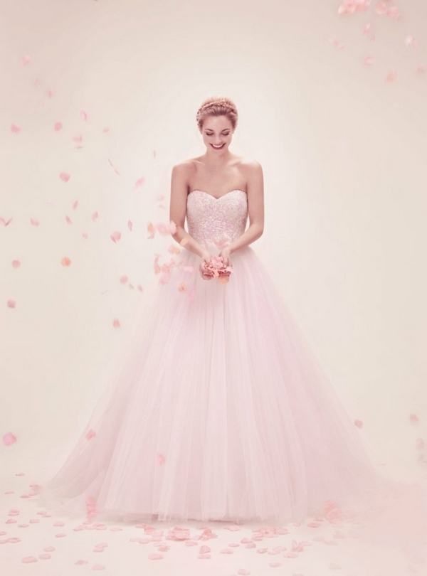 Strapless wedding dress in pink from tulle for a princess look