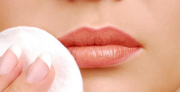 always remove lipstick to avoid stains