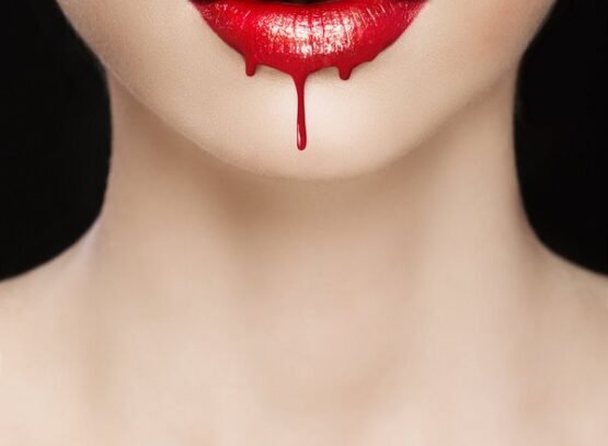 do-not-apply-too-much-lipstick