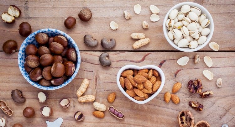 eat different nuts as snacks every day for a healthy liver