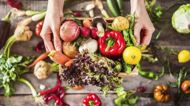 fresh vegetables pepper onion lemon leaf vegetables mushrooms 