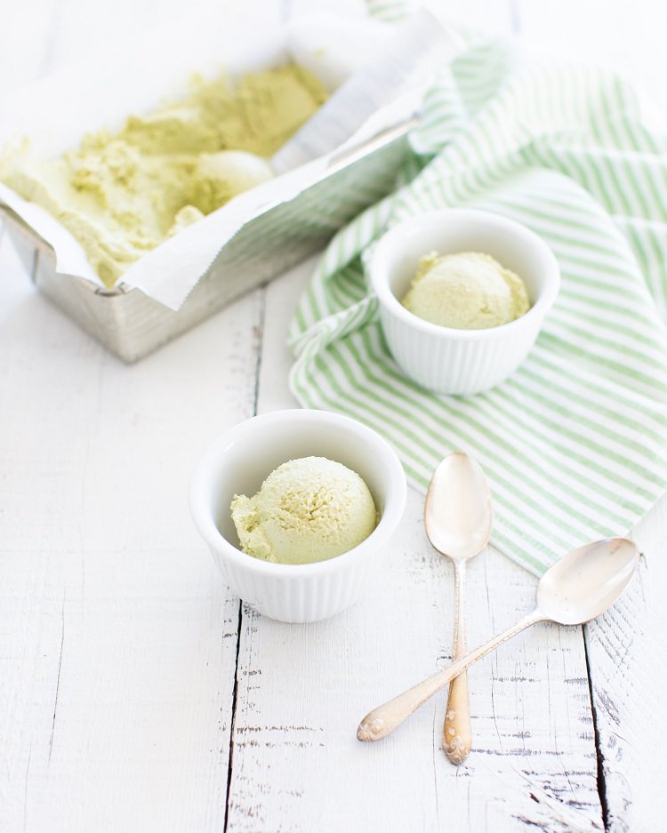ice cream recipes for the summer to enjoy with mint and fresh fruit