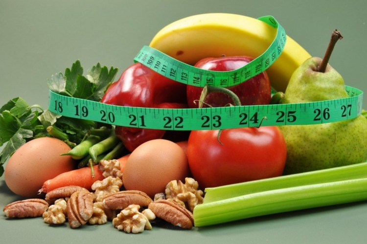 lose weight by consuming vegetarian food as nuts fruit and eggs