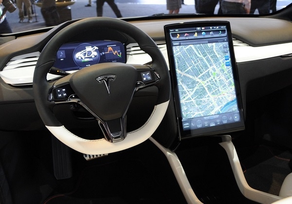 2019 Tesla crossover Interior design steering wheel and touchscreen