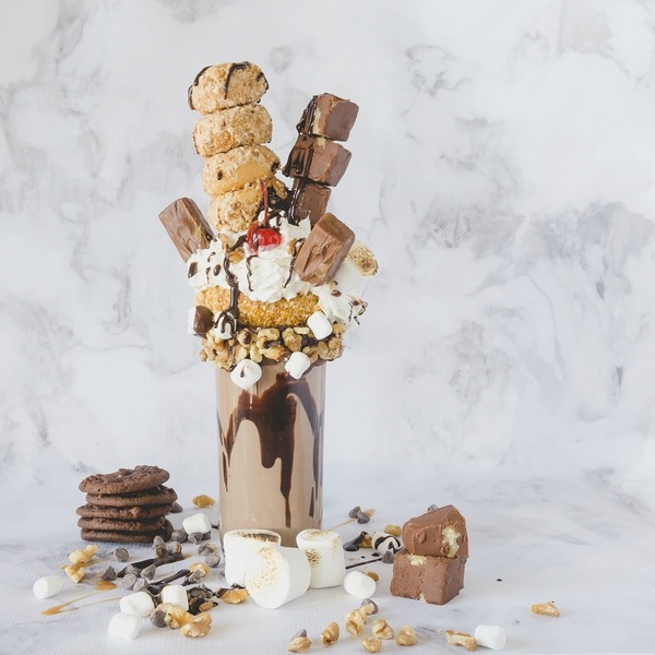 Awesome Freakshake recipes chocolate with eclairs and sweets