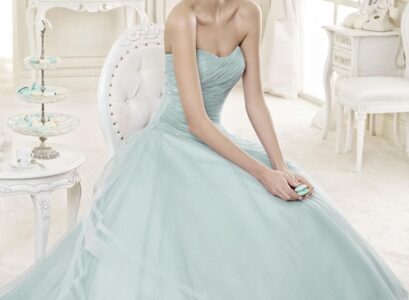 Feminine-and-tender-blue-wedding-dress-design-ideas