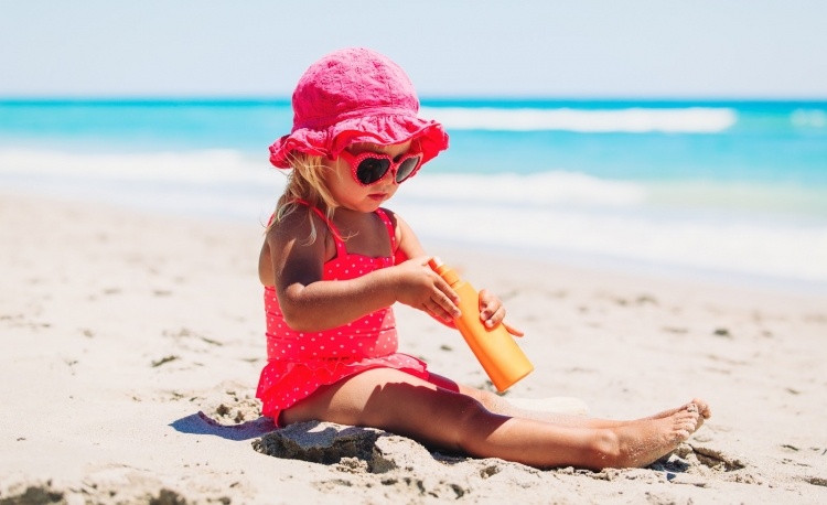 sun protection for children in the summer sunscreens