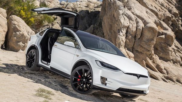 Tesla electric SUV specifications and pricing