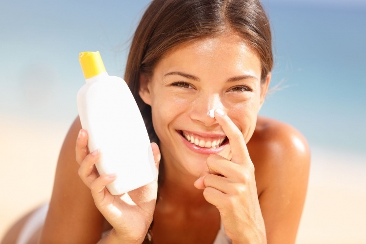 Skin care in the summer sun protection facial care sunscreen