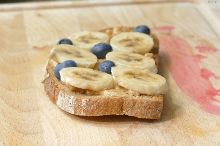 blueberries peanut butter and banana easy breakfast ideas