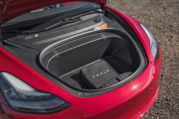 electric Tesla sedan Model 3 battery 