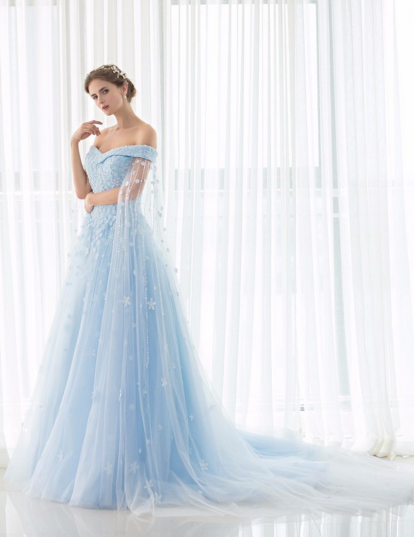 elegant and stylish wedding dress ideas in pale blue