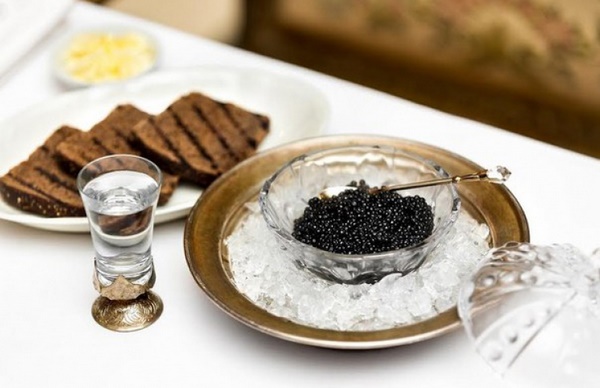 how to serve caviar suitable beverages