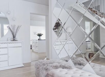 living-room-wall-decor-ideas-mirror-glass-panels-accent-wall
