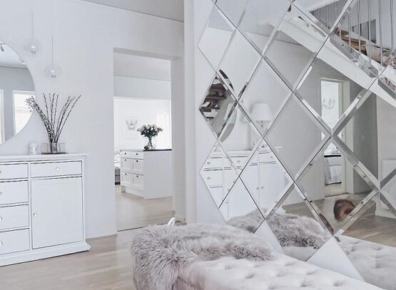 living-room-wall-decor-ideas-mirror-glass-panels-accent-wall