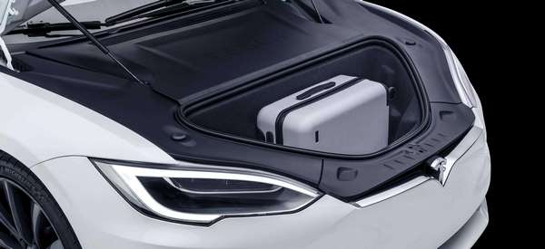 model x Tesla electric car additional cargo space