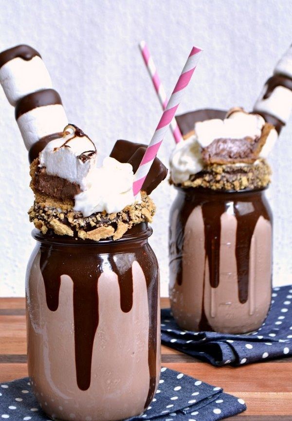 smores and chocolate freakshake recipe with whipped cream