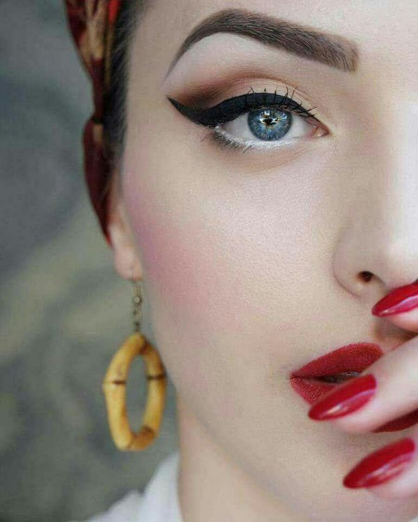 the secrets of cat eye makeup 
