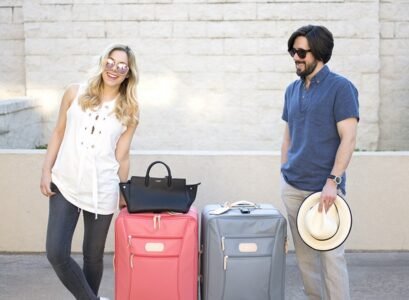 compact-luggage-hacks-tips-and-tricks-to-pack-suitcase