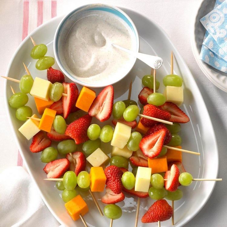 fruit skewers with cheese and grapes 