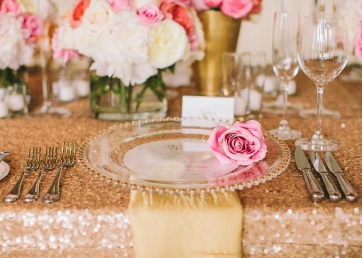 rose gold wedding ideas sequin tablecloth floral centerpieces