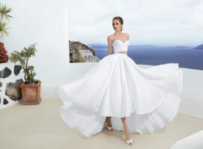 How-to-choose-the-perfect-crop-top-wedding-dress